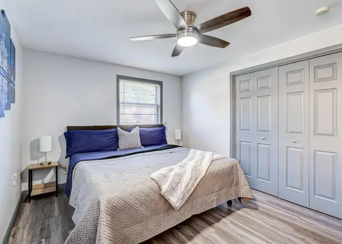King Sleep Number Bed • Prime Location Сasa de vacaciones Elmwood Park